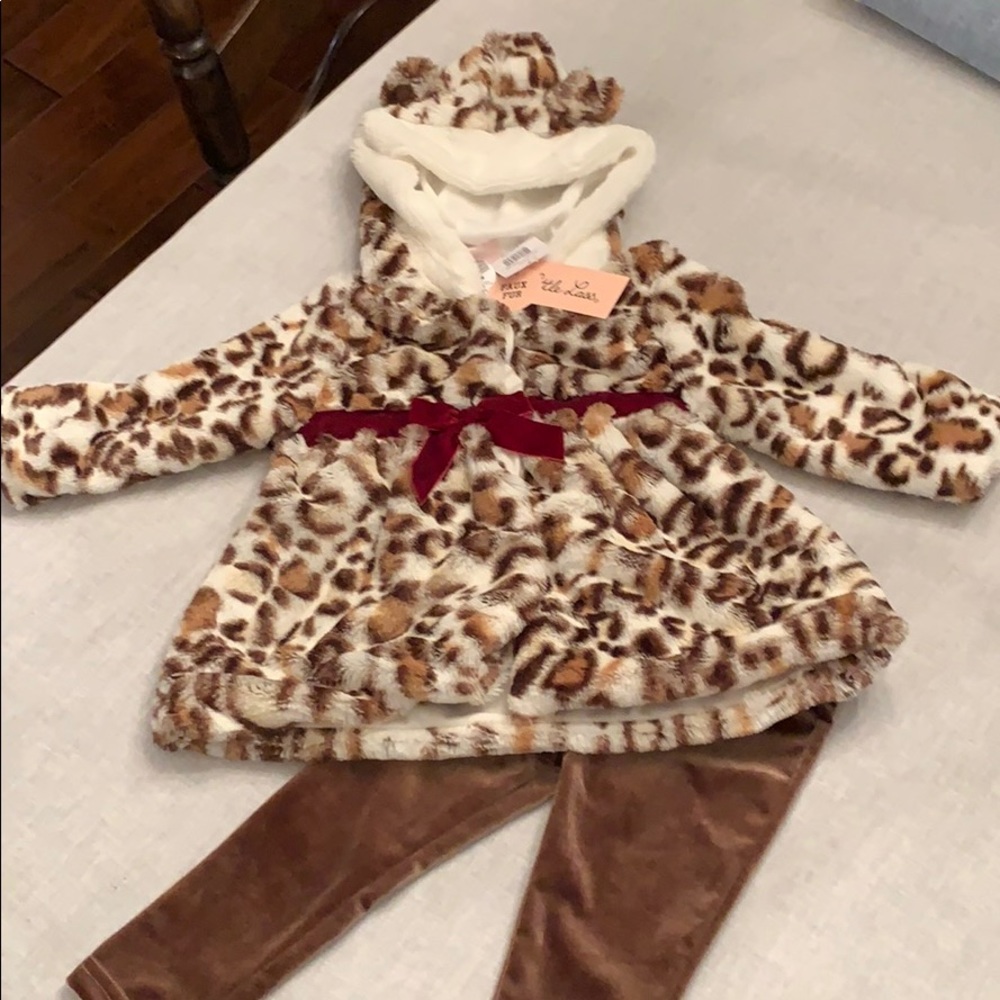 Leopard coat and leggings